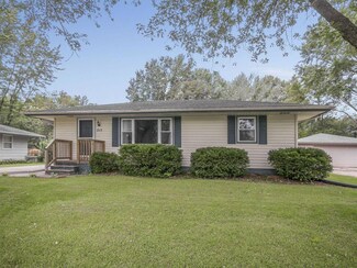 715 S 2nd St, Carlisle, IA 50047