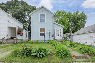 1029 Columbus Ave, Barberton, OH 44203