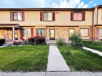 17060 Kingsbrooke Dr Unit 59, Clinton Township, MI 48038