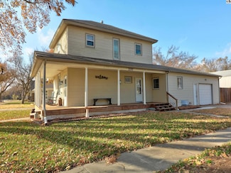 200 W Thornton St, Moundridge, KS 67107