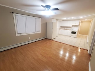 155 S 15th St, Lindenhurst, NY 11757