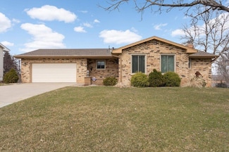 1511 Shakopee Ave E, Shakopee, MN 55379