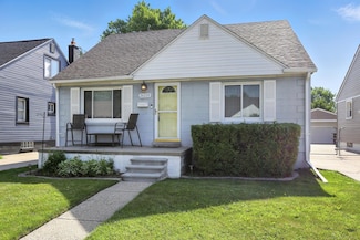26220 Culver St, Saint Clair Shores, MI 48081