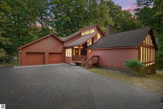 11465 S Ramblewood Dr, Cedar, MI 49621
