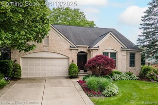 3680 Hidden Forest Dr, Lake Orion, MI 48359