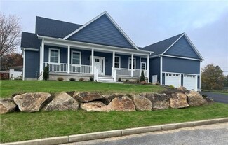 3 Coletta Ct, Cranston, RI 02921