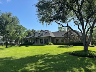 3315 E Bayou Dr, La Porte, TX 77571