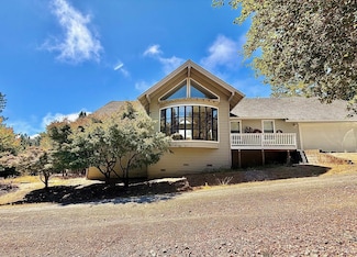 3700 Deer Meadow Ln, Occidental, CA 95465