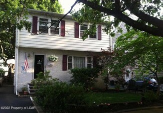 90 N Thomas Ave, Kingston, PA 18704