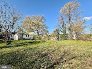 5941 4th St S, Arlington, VA 22204