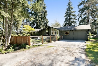 7002 35th St W, University Place, WA 98466