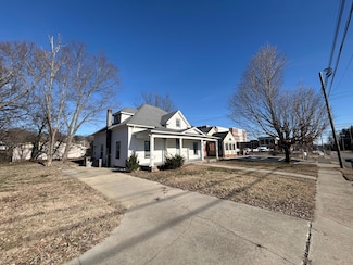510 W 3rd St N, Morristown, TN 37814
