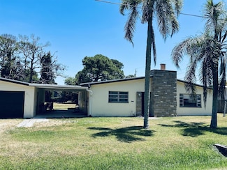 3510 W Lake Dr, Fort Pierce, FL 34982
