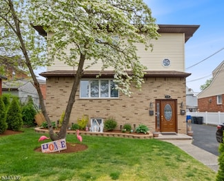 50 Charles St, Lodi, NJ 07644