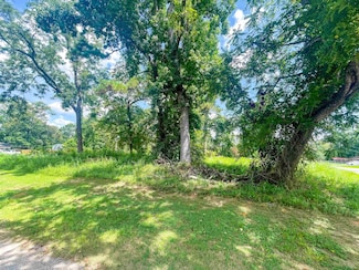 906 Red Oak St Unit 908 & 910 Red Oak, Vidor, TX 77662