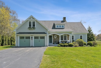 17 Fairway Dr, Kennebunk, ME 04043