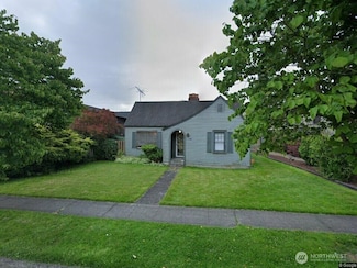 3015 Dover St, Longview, WA 98632