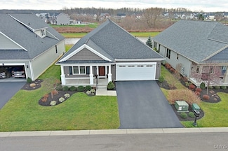 6 Saybrook Dr, Lancaster, NY 14086
