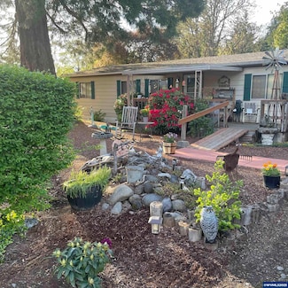 731 NW Sunset Ct, Mill City, OR 97360