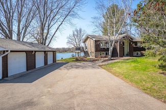 2270 Manning Trail N, Lake Elmo, MN 55042