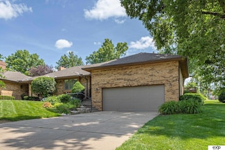 6521 Davenport Plaza, Omaha, NE 68132