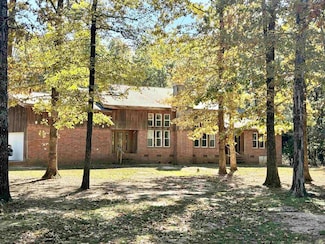 4440 Divoky Rd, Pine Bluff, AR 71603