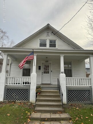 60 Green Ave, Castleton On Hudson, NY 12033