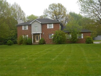 28 Hillsborough Dr, Collinsville, IL 62234