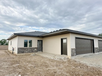 205 Diamond Ct, Wykoff, MN 55990