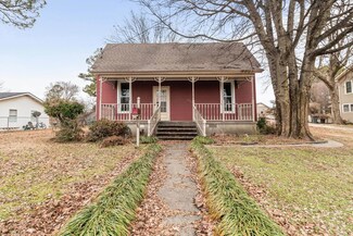 520 S 7th St, Paragould, AR 72450