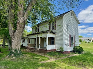 1334 Dewey St, Dresden, OH 43821