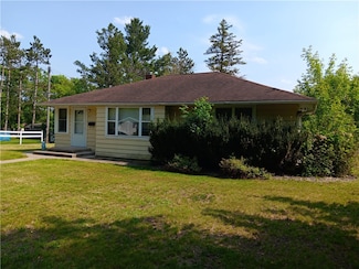 102 College Ave E, Ladysmith, WI 54848