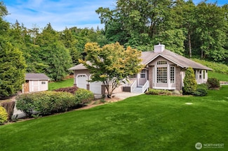 10329 SW 268th St, Vashon, WA 98070