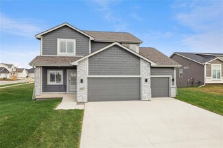 885 NW Frescott Cir, Waukee, IA 50263