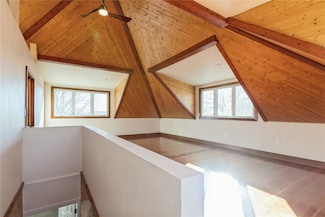 215 Traer St, Mount Auburn, IA 52313