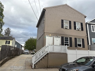 15 Alton St, Providence, RI 02908