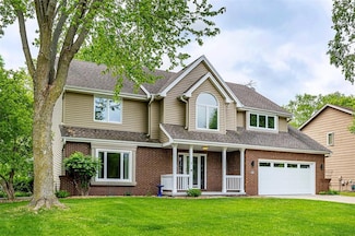 4630 Stonebridge Rd, West Des Moines, IA 50265