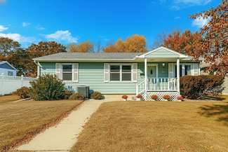 1050 Carlton Ave, Faribault, MN 55021