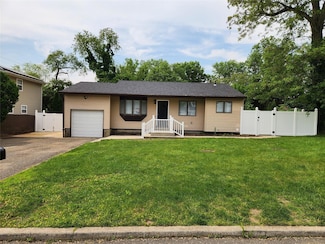 293 Concord St, Dix Hills, NY 11746