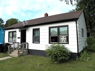 914 N 6th Place, Sturgeon Bay, WI 54235