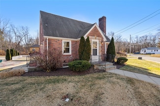 84 Intervale Rd, Cranston, RI 02910