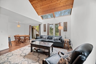 74 Christmas Tree Rd Unit 5, Warren, VT 05674