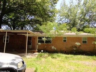 7 Warren Dr, Little Rock, AR 72209