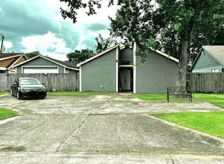 3870 Heatherwood Dr, Beaumont, TX 77706