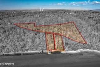 512 Lakecrest Dr, Harriman, TN 37748