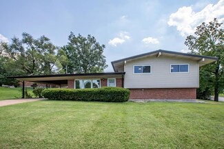 9532 Crockett Dr, Saint Louis, MO 63132