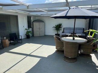 95 E East Ct, Royal Palm Beach, FL 33411