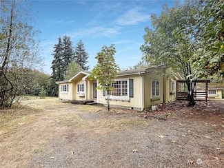 217 Melton Rd, Castle Rock, WA 98611