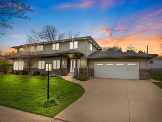 539 W North St, Itasca, IL 60143