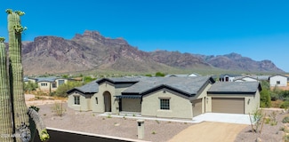 681 N Moon Rd, Apache Junction, AZ 85119